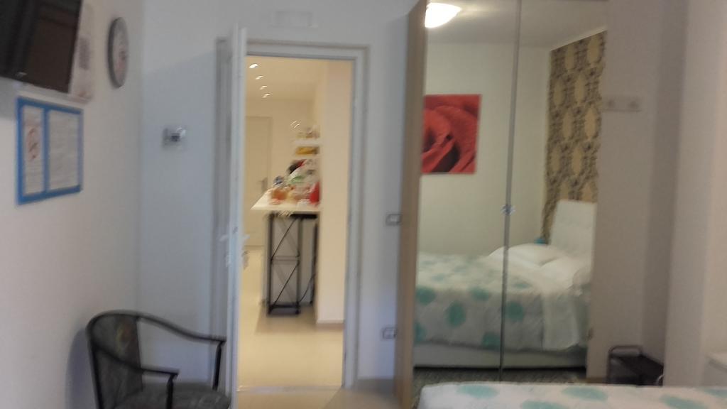 Le Tre Rose Bed & Breakfast カザマッシマ エクステリア 写真