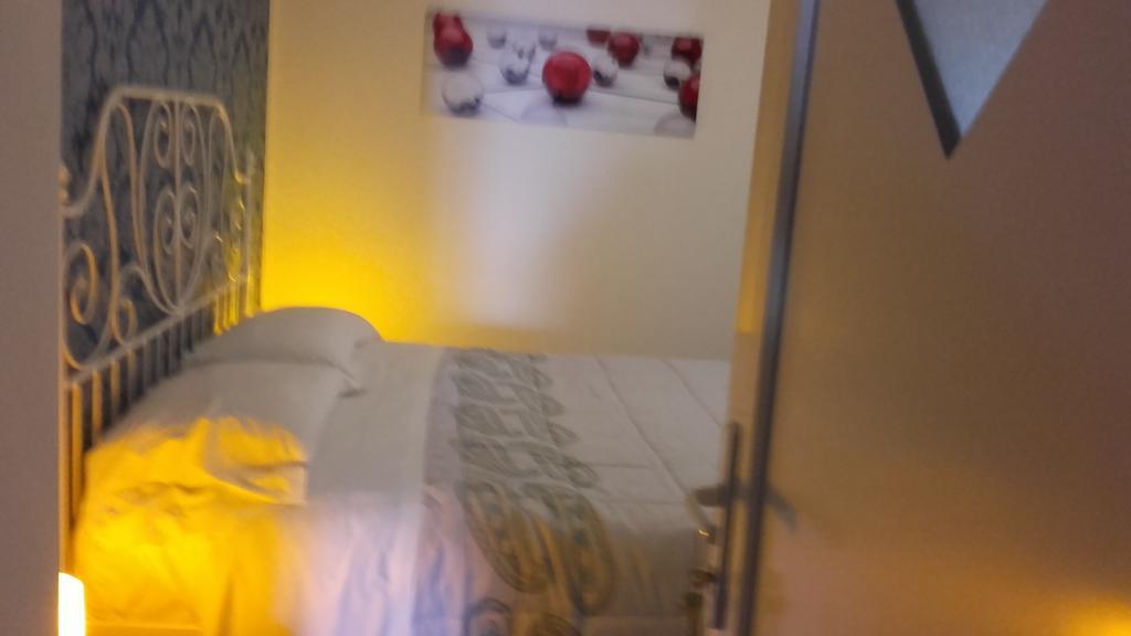 Le Tre Rose Bed & Breakfast カザマッシマ エクステリア 写真