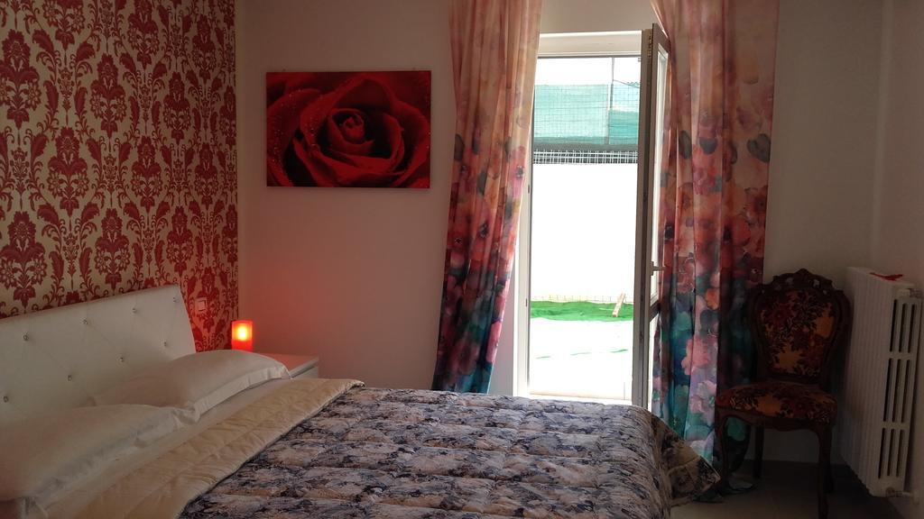 Le Tre Rose Bed & Breakfast カザマッシマ エクステリア 写真