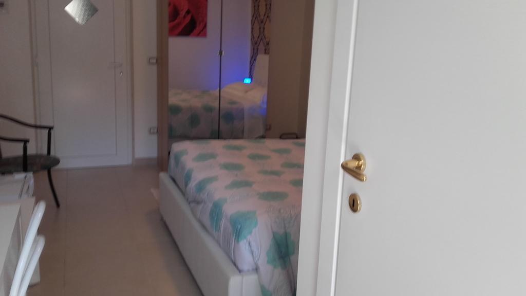 Le Tre Rose Bed & Breakfast カザマッシマ エクステリア 写真