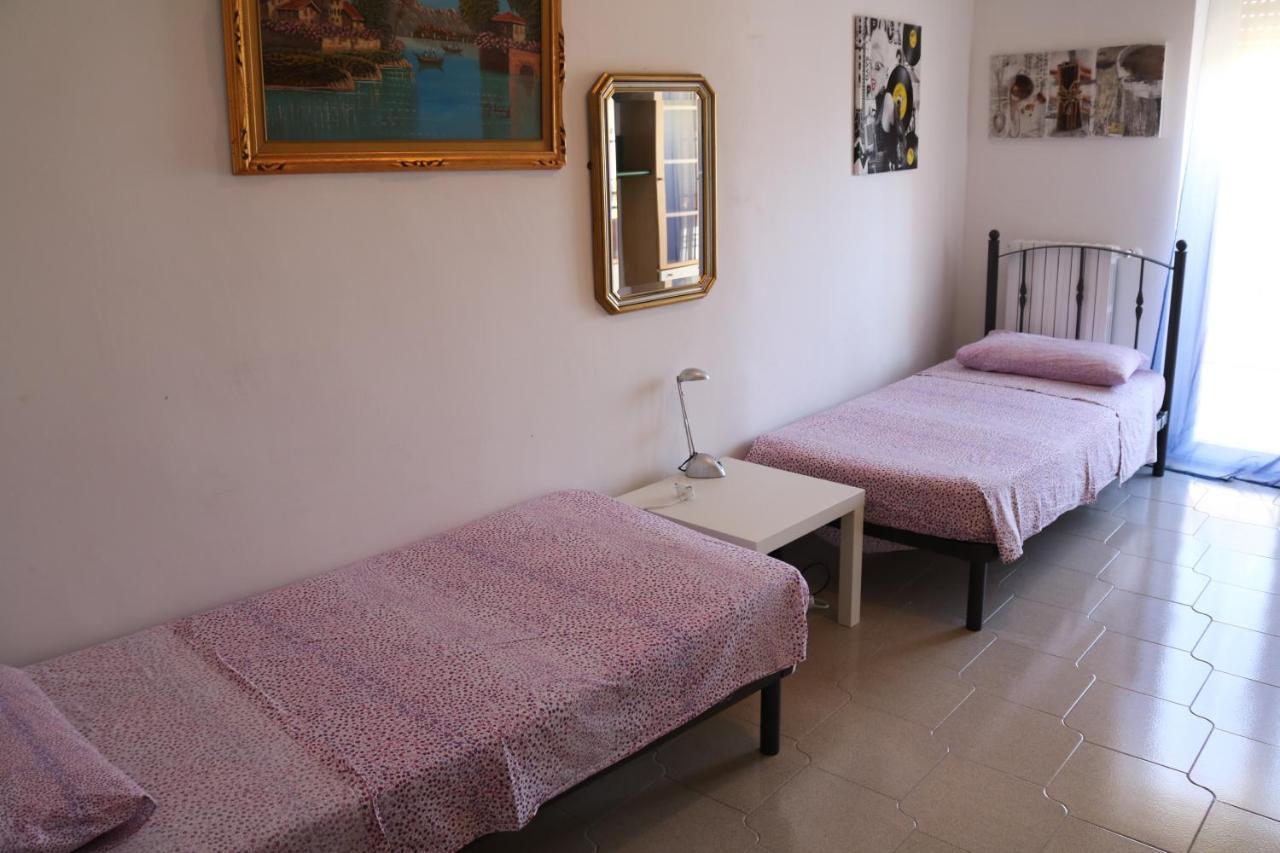 Le Tre Rose Bed & Breakfast カザマッシマ エクステリア 写真